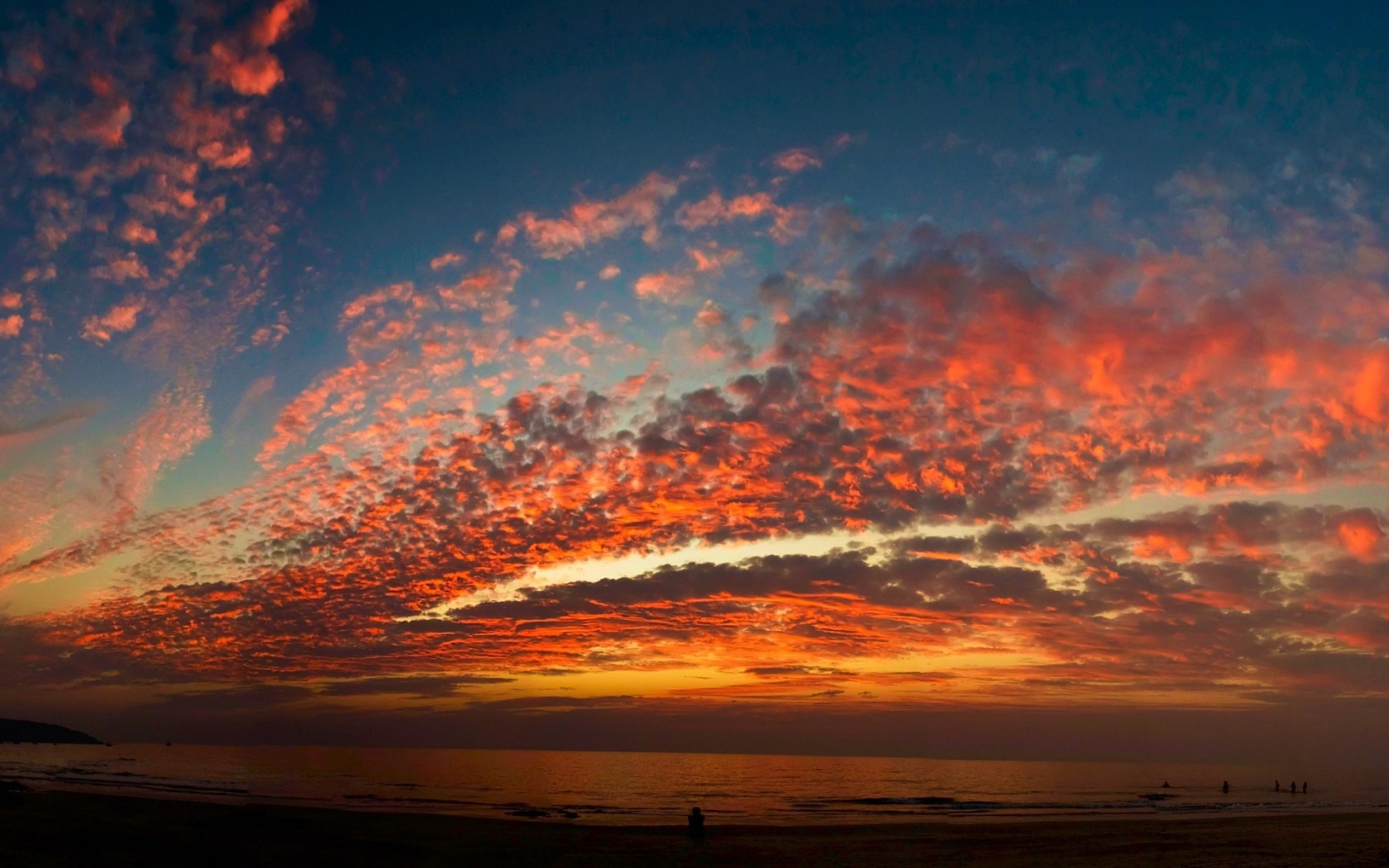 Изумитеьное закатное небо обои