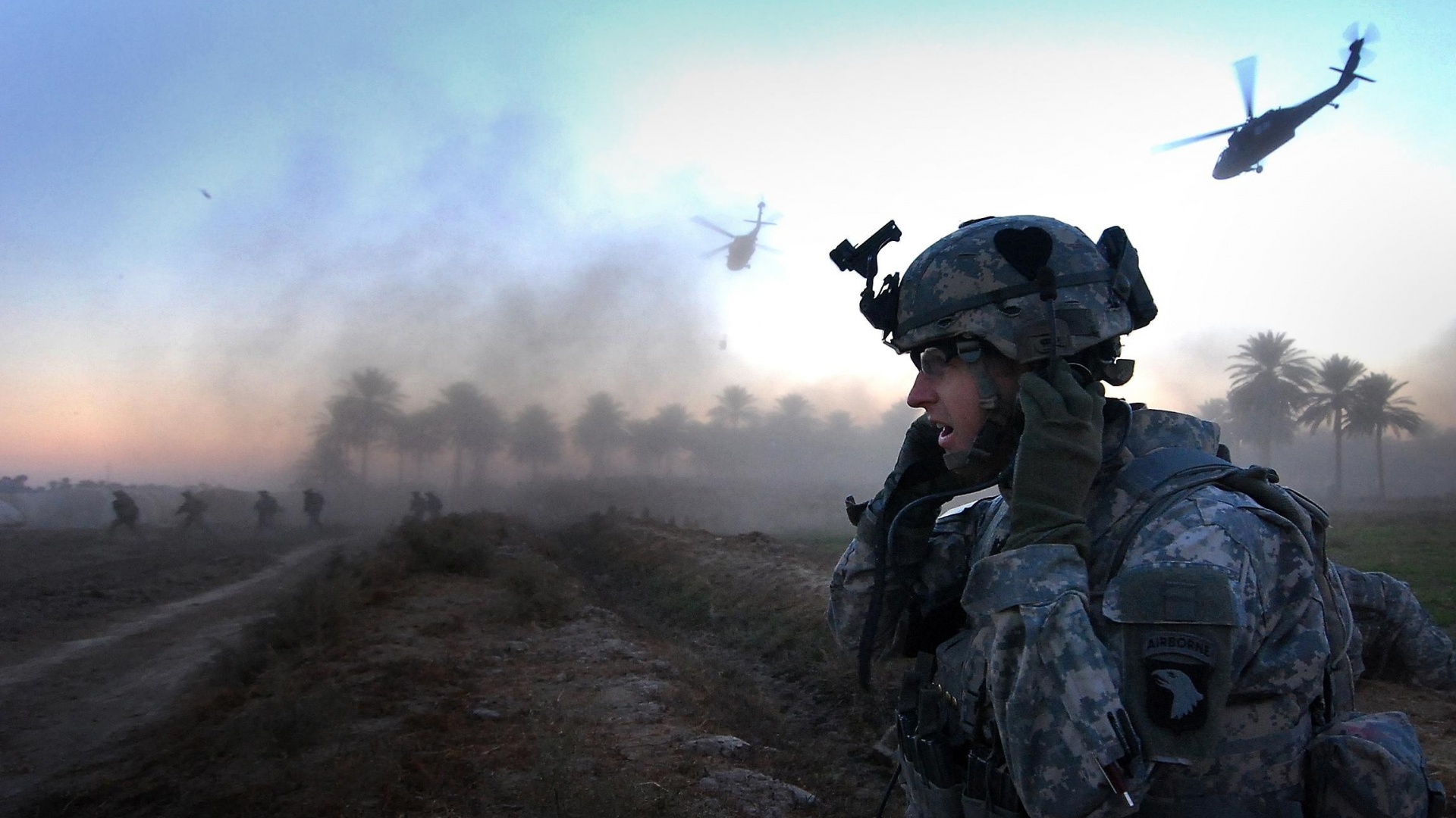 СОлдат во время боевых действий обои