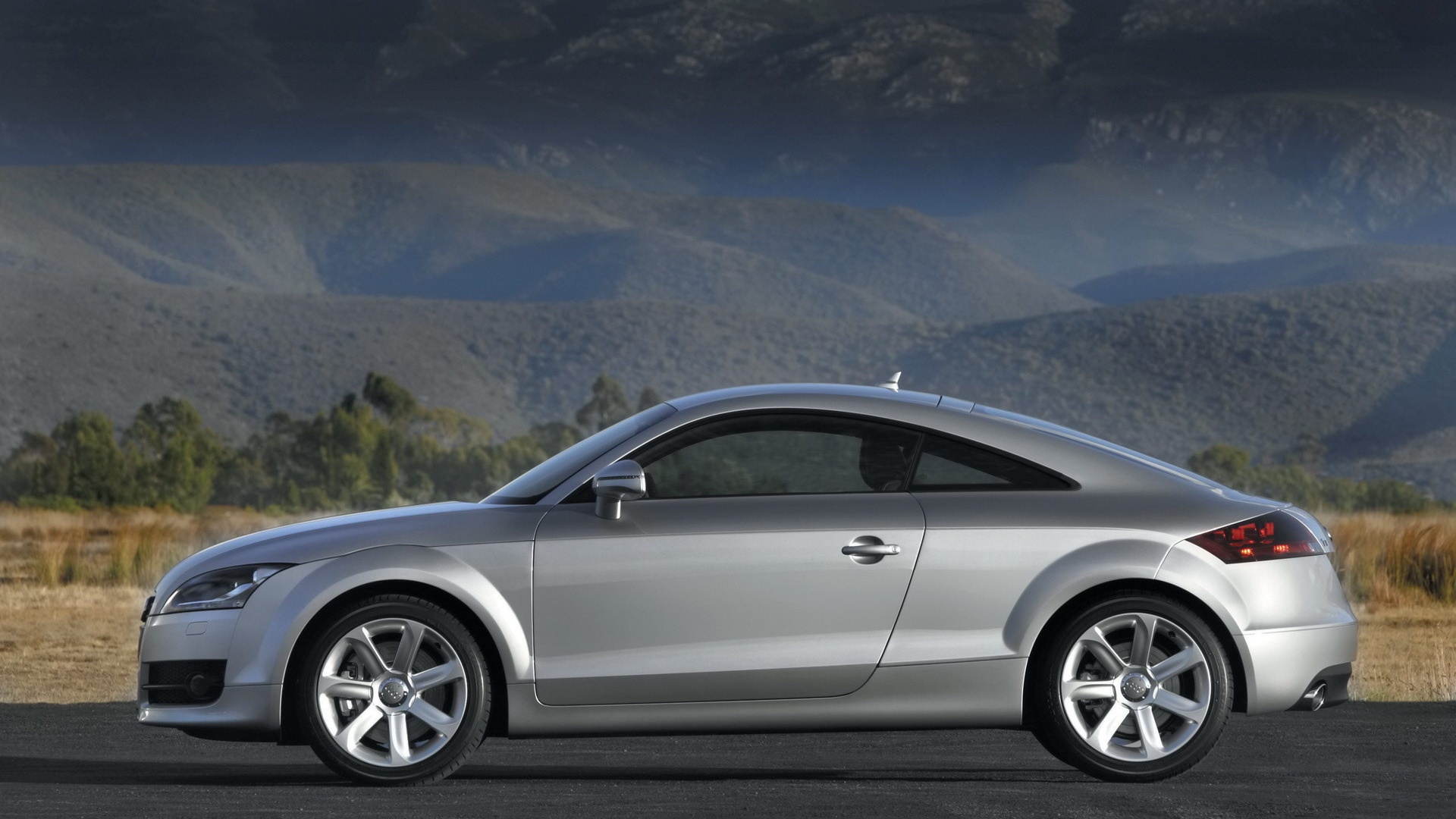 Трехдверный ауди обои