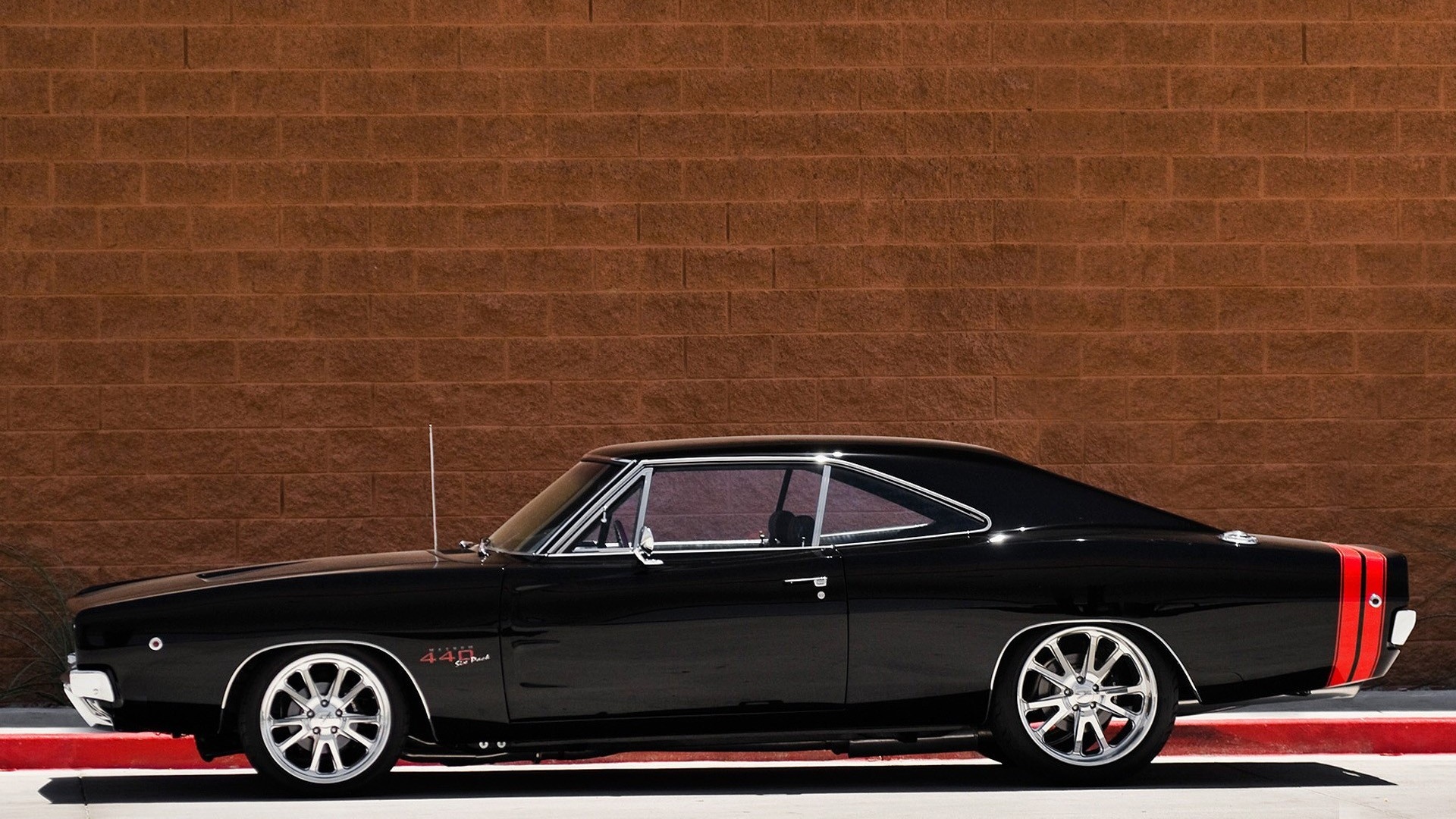 Черный Додж у стены обои