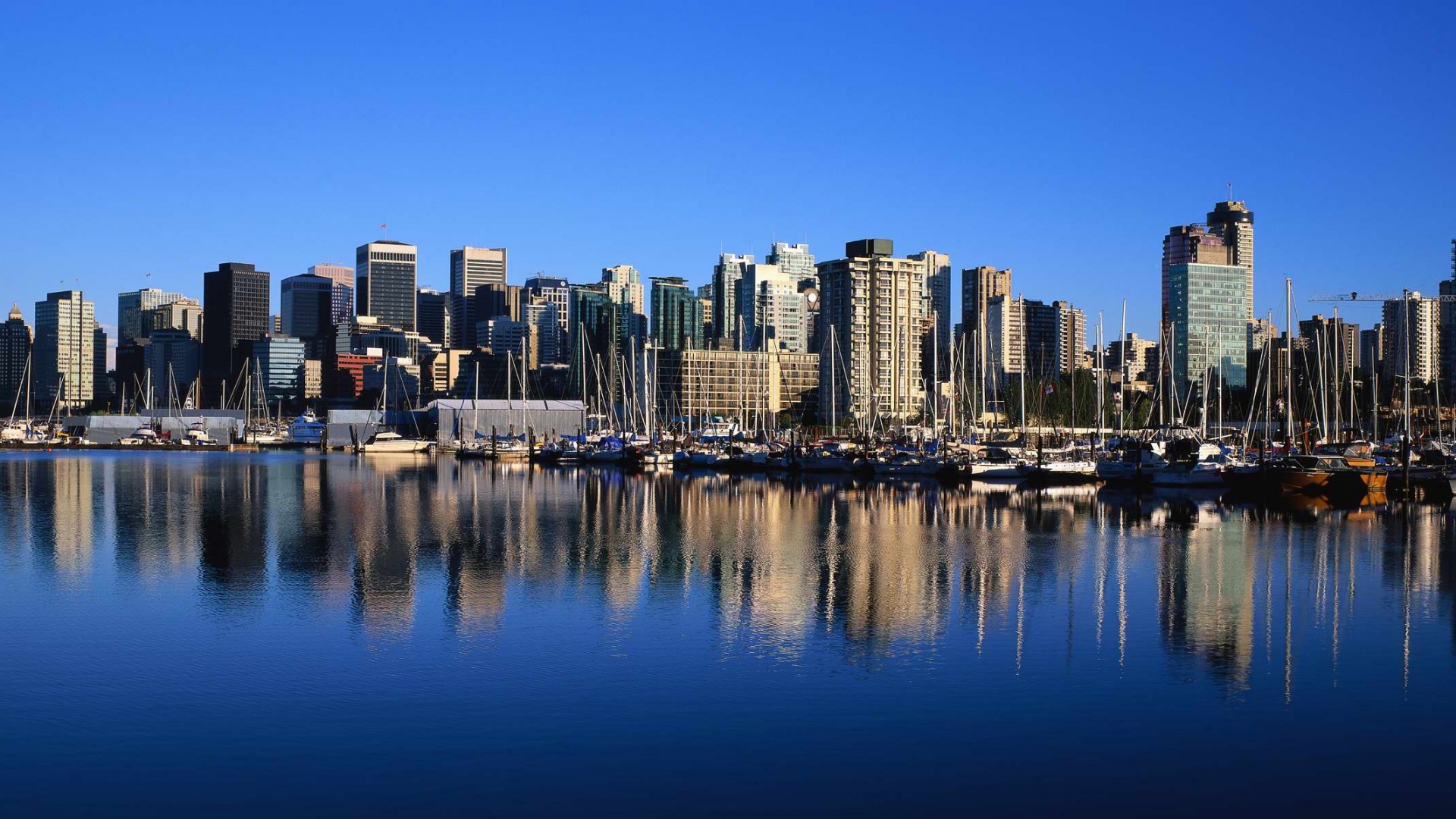 Город у воды обои