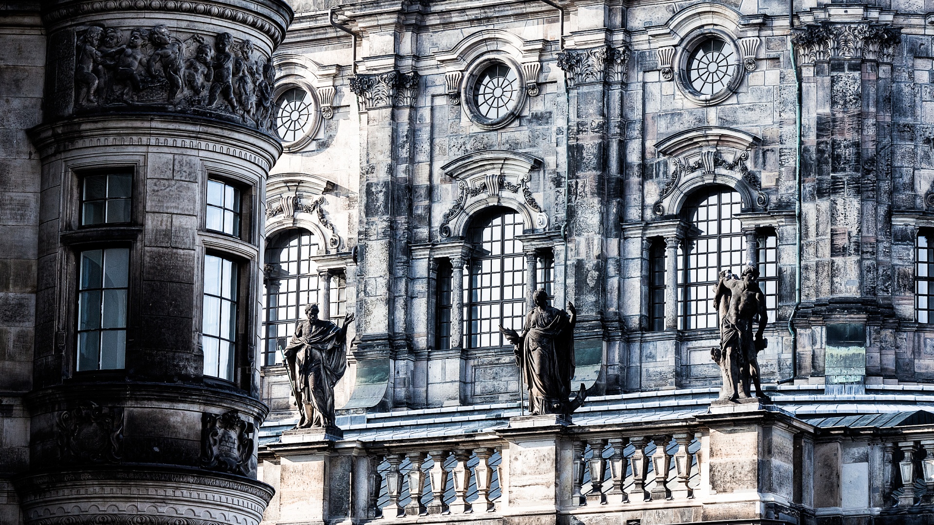 Hofkirche в Дрездене обои