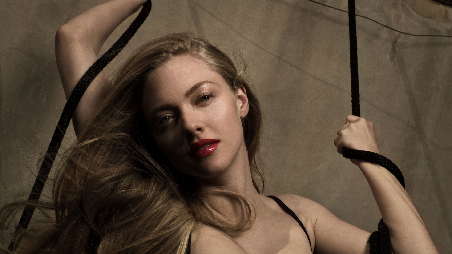 Аманда Сейфрид обои