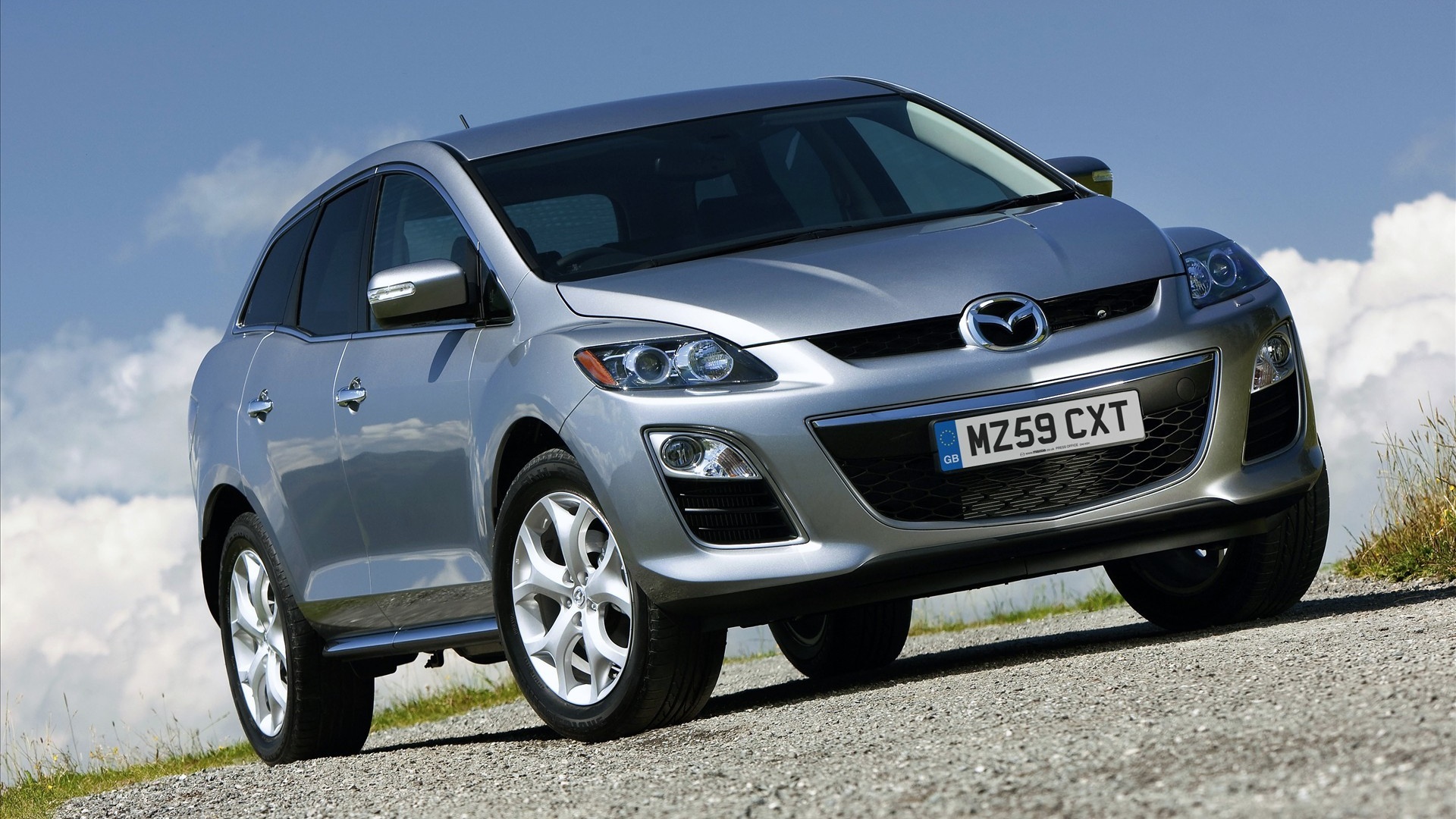 Кроссовер Mazda обои