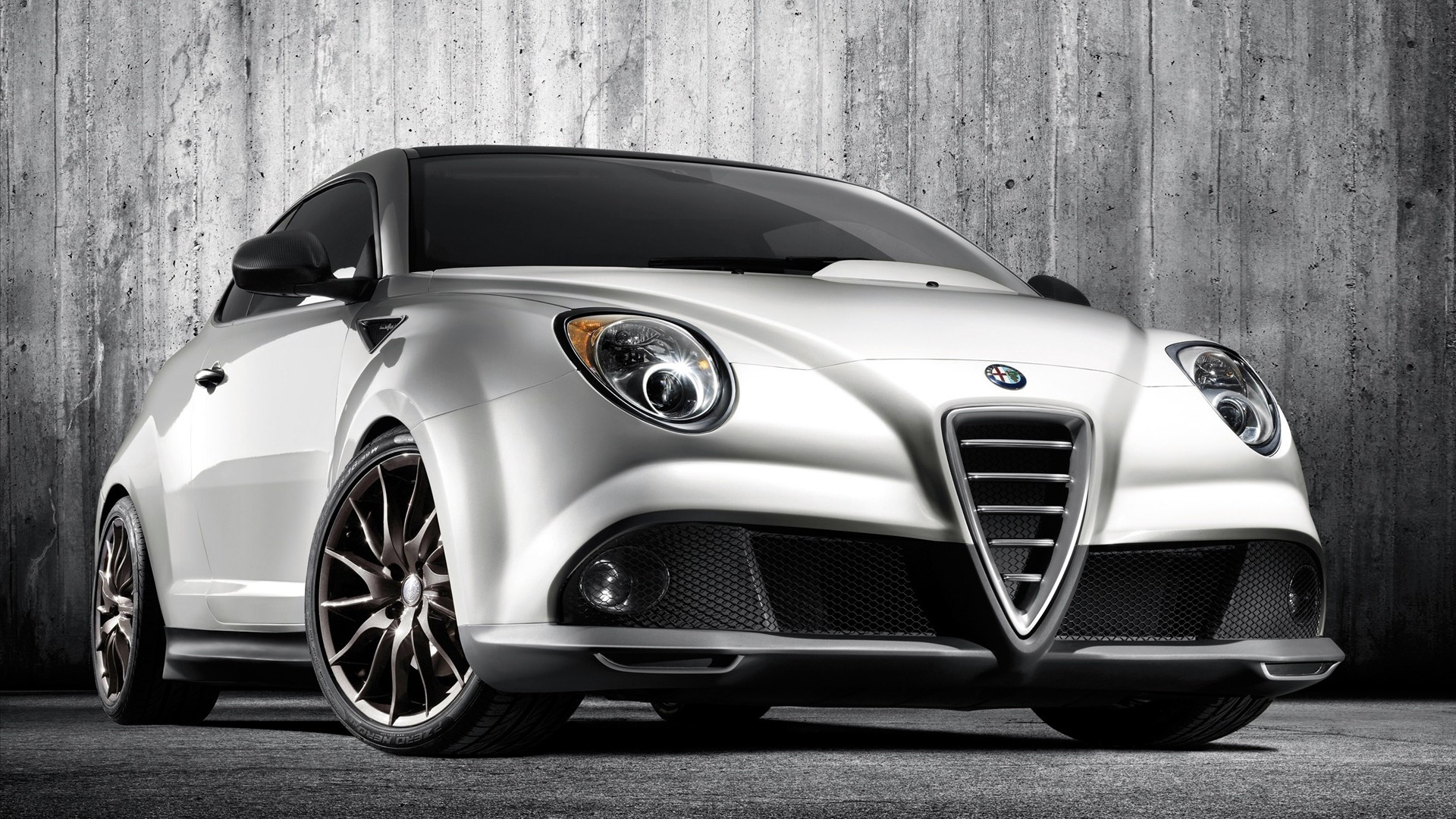 Alfa-Romeo вид спереди обои