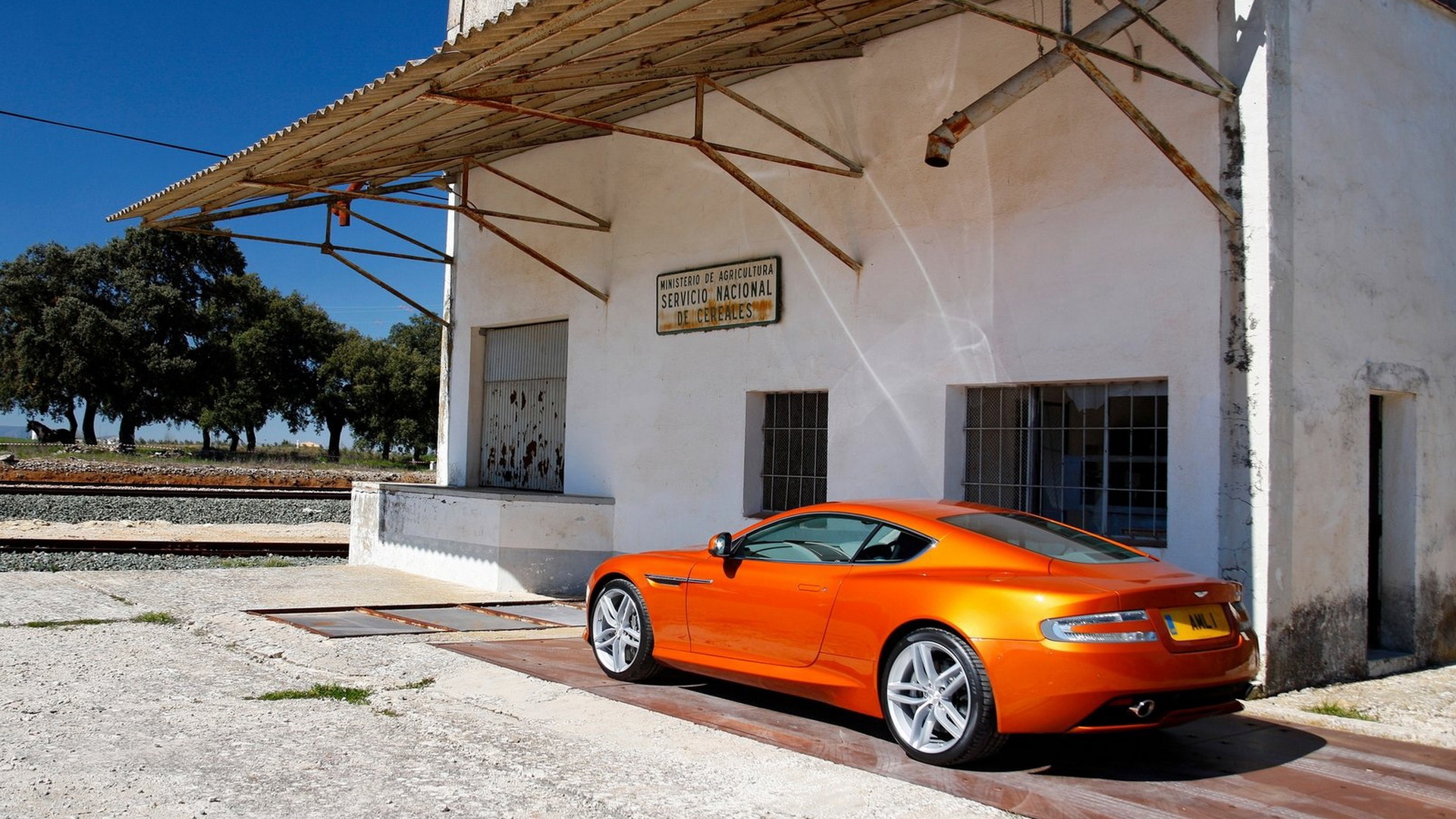 Aston Martin обои