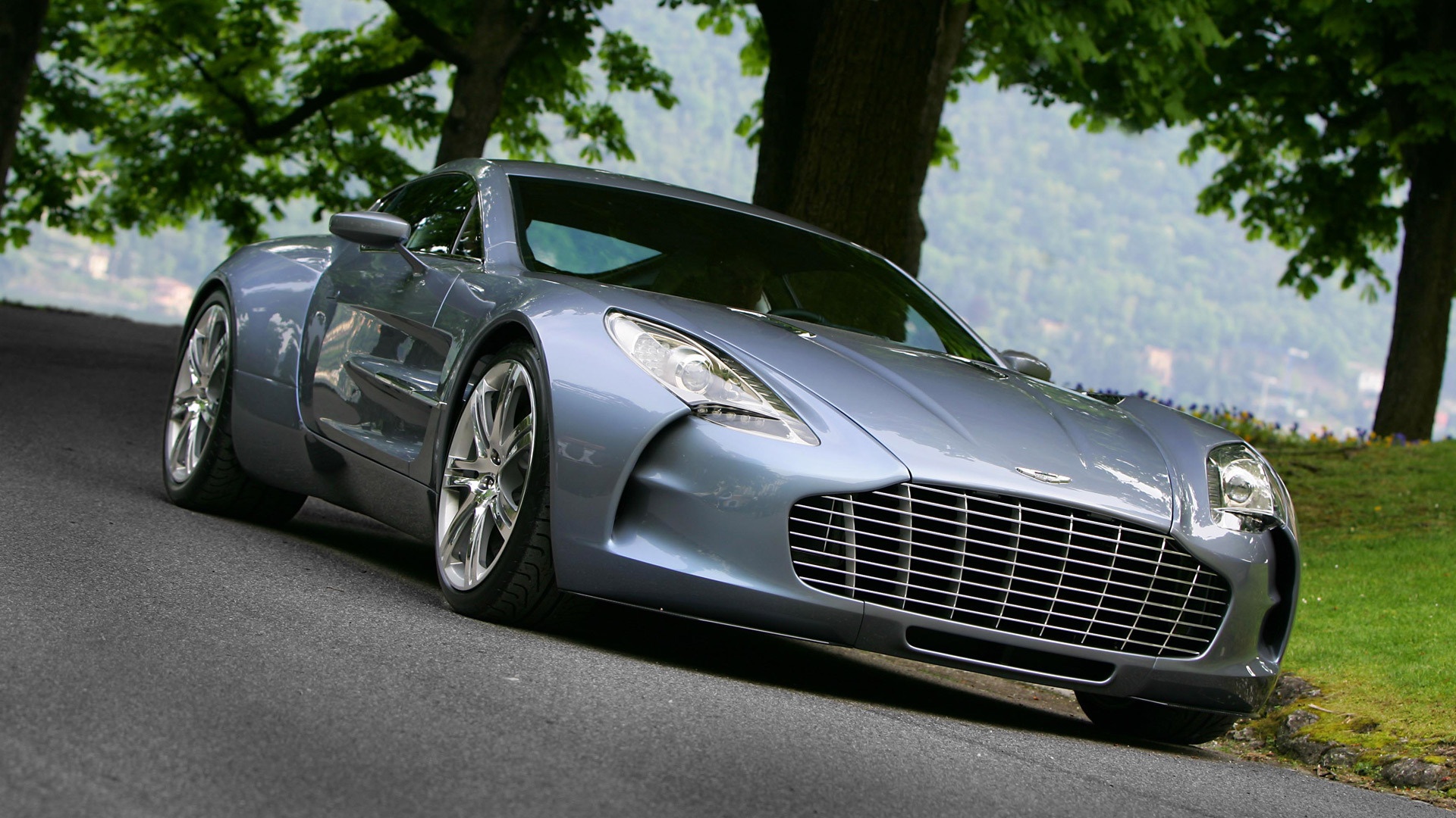 Aston Martin за городом обои