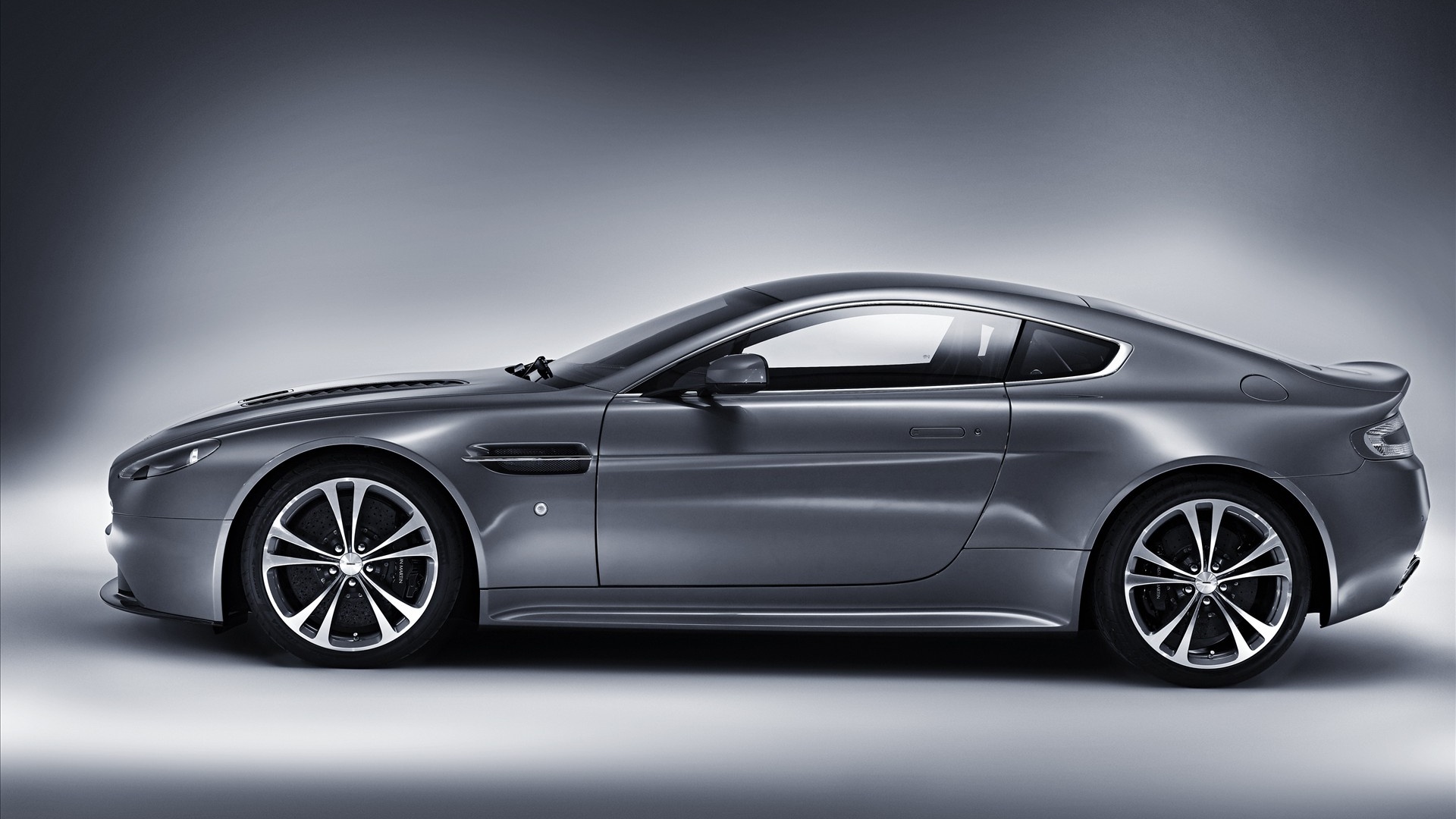 Астон Мартин обои
