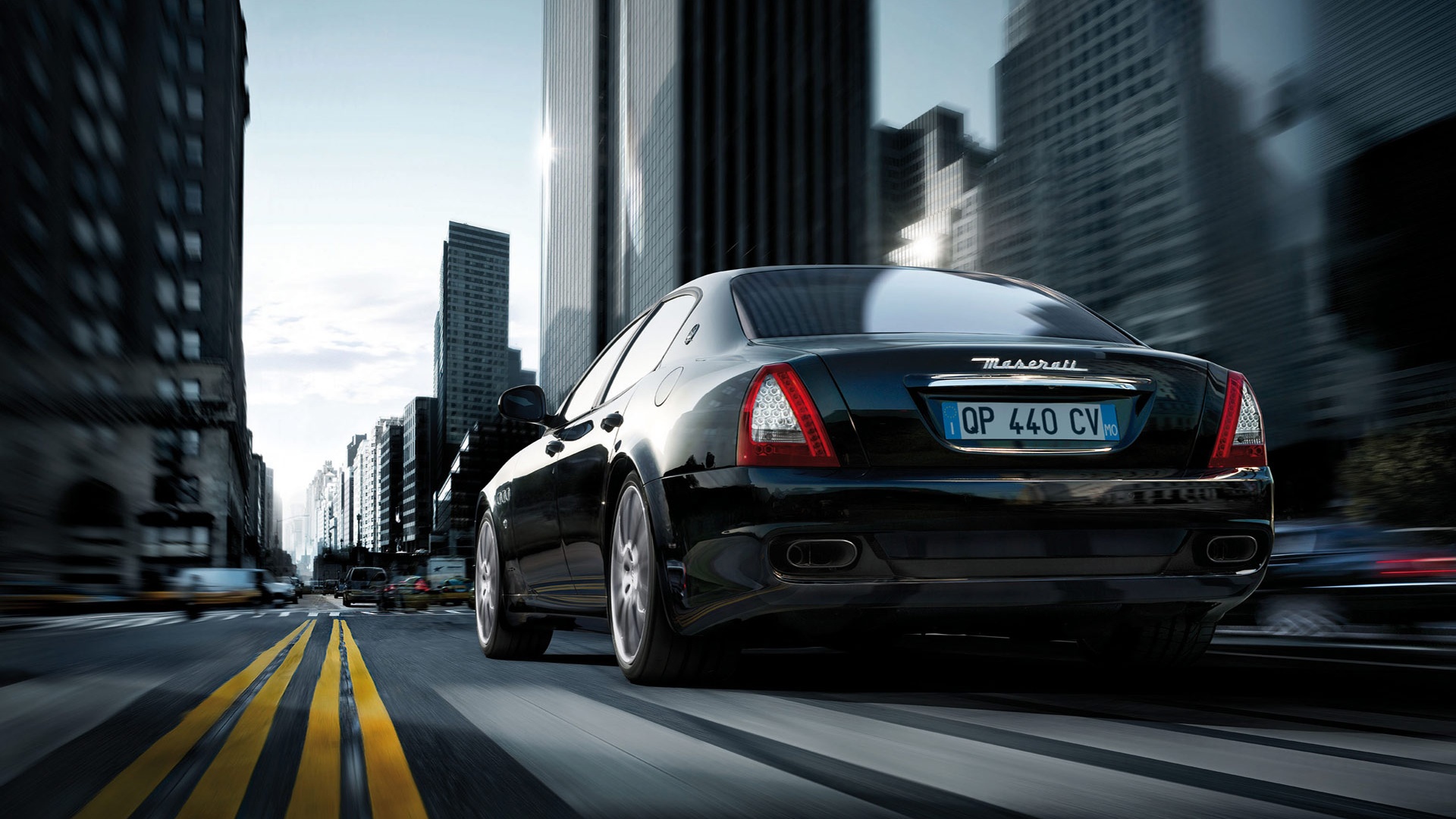 Maserati Quattroporte в городе обои