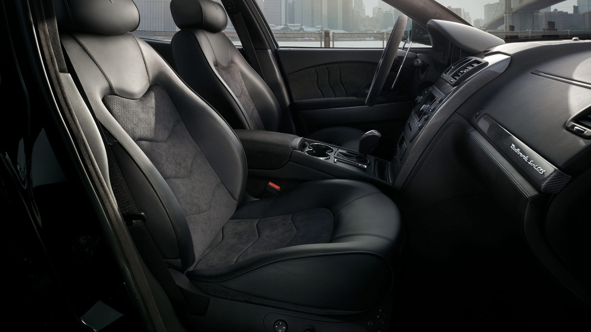 Салон мазерати quattroporte обои