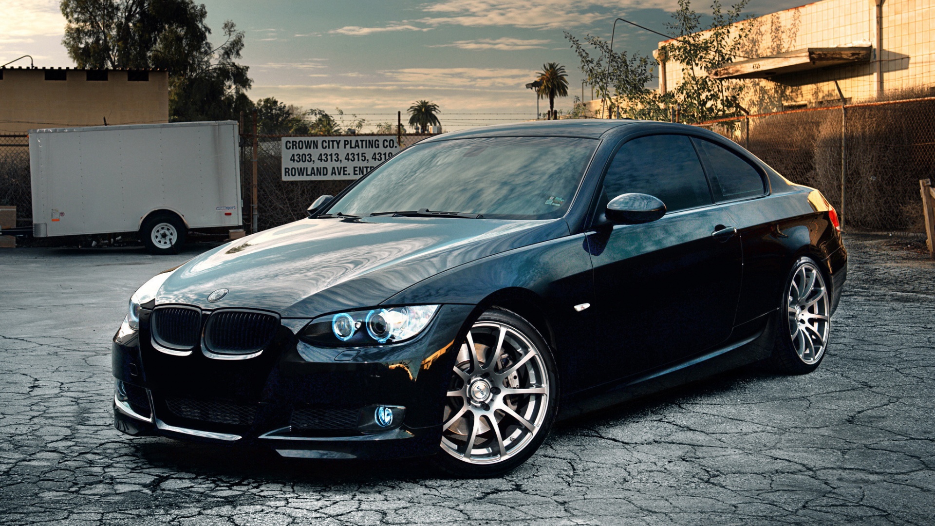 Чёрный БМВ обои