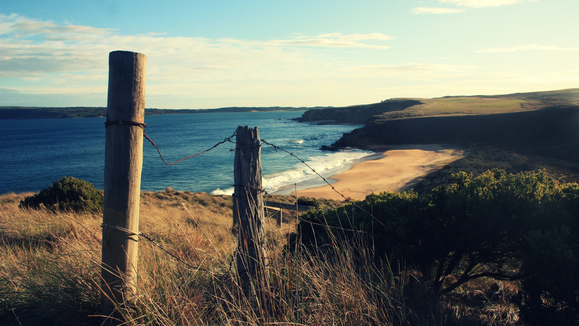 Пляж на озере обои