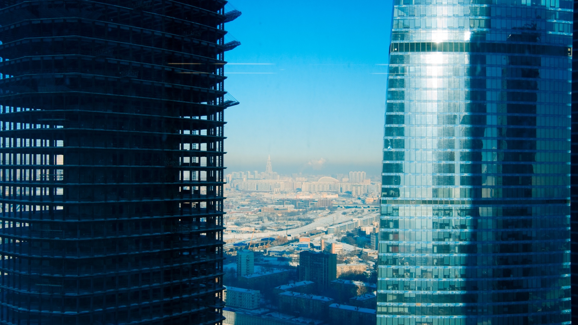 Строительство небоскреба в Москве обои