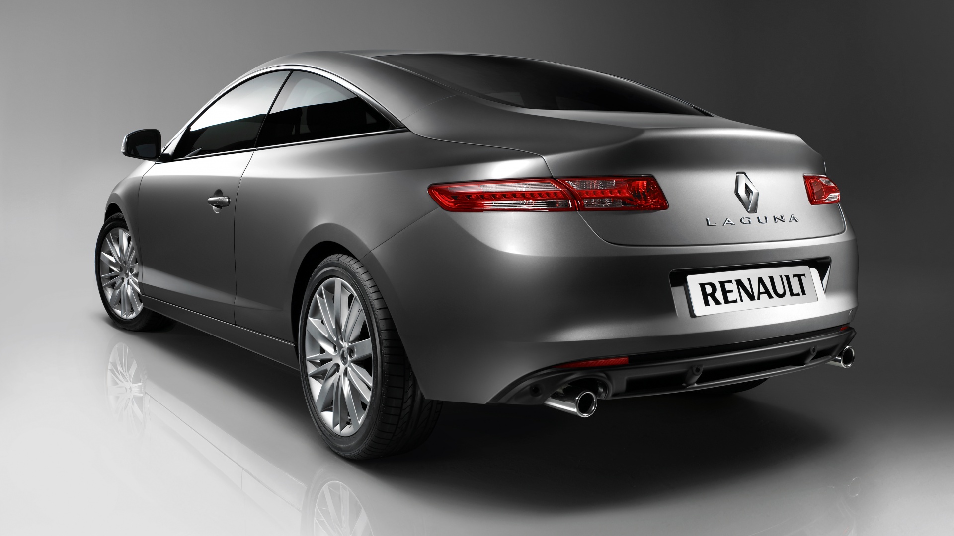 Рено Лагуна: вид сзади обои