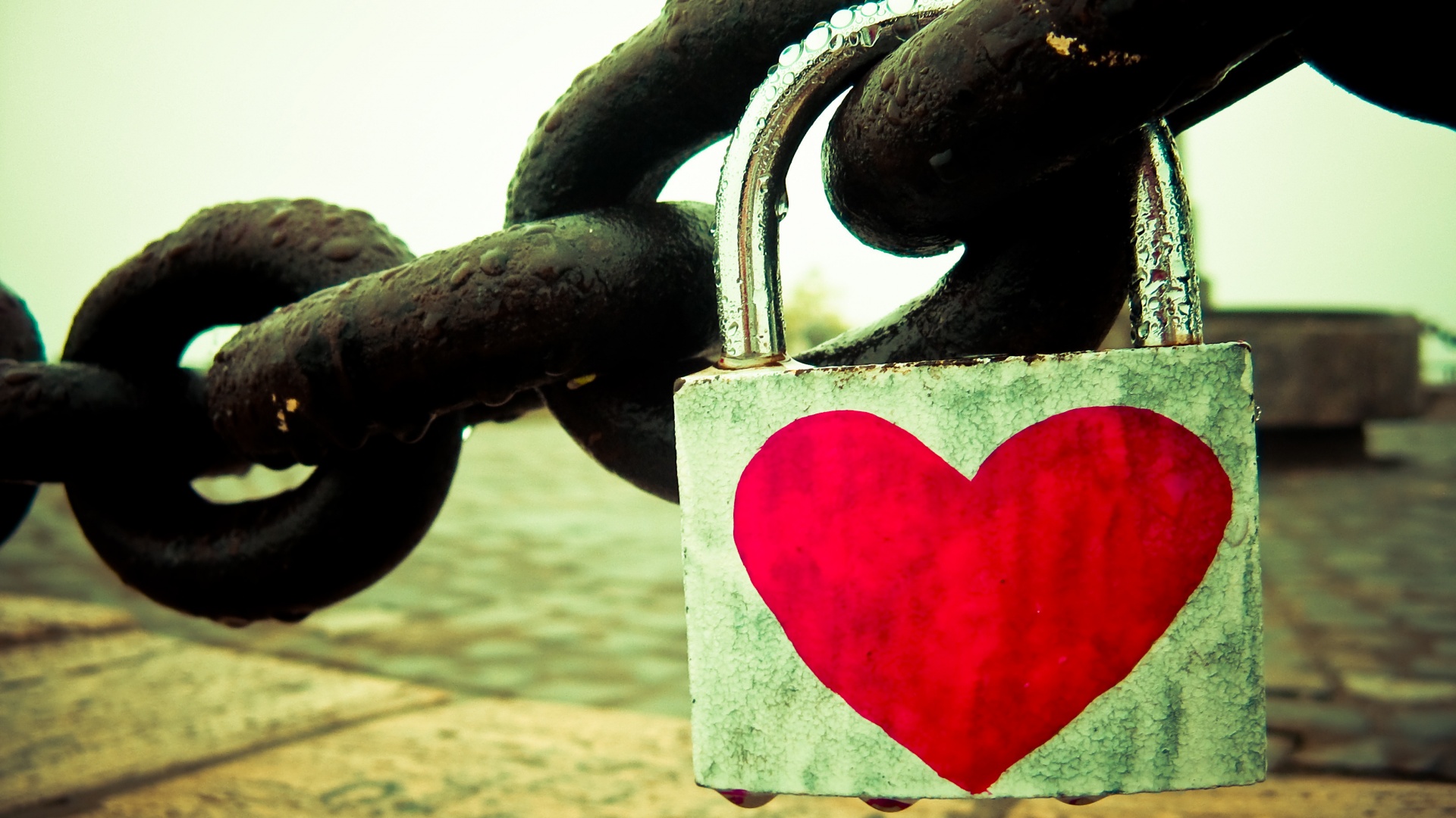 Замочек для влюбленных обои