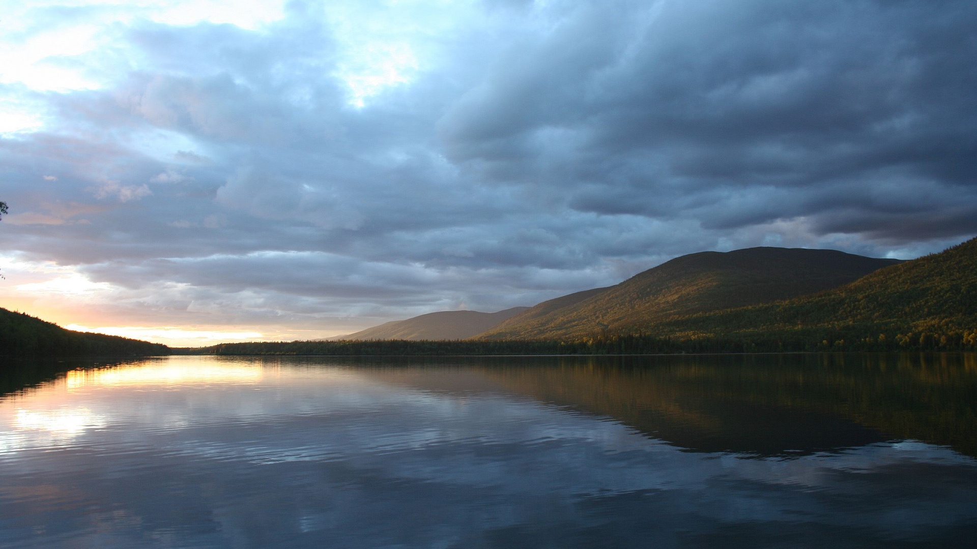 Вид на озеро обои