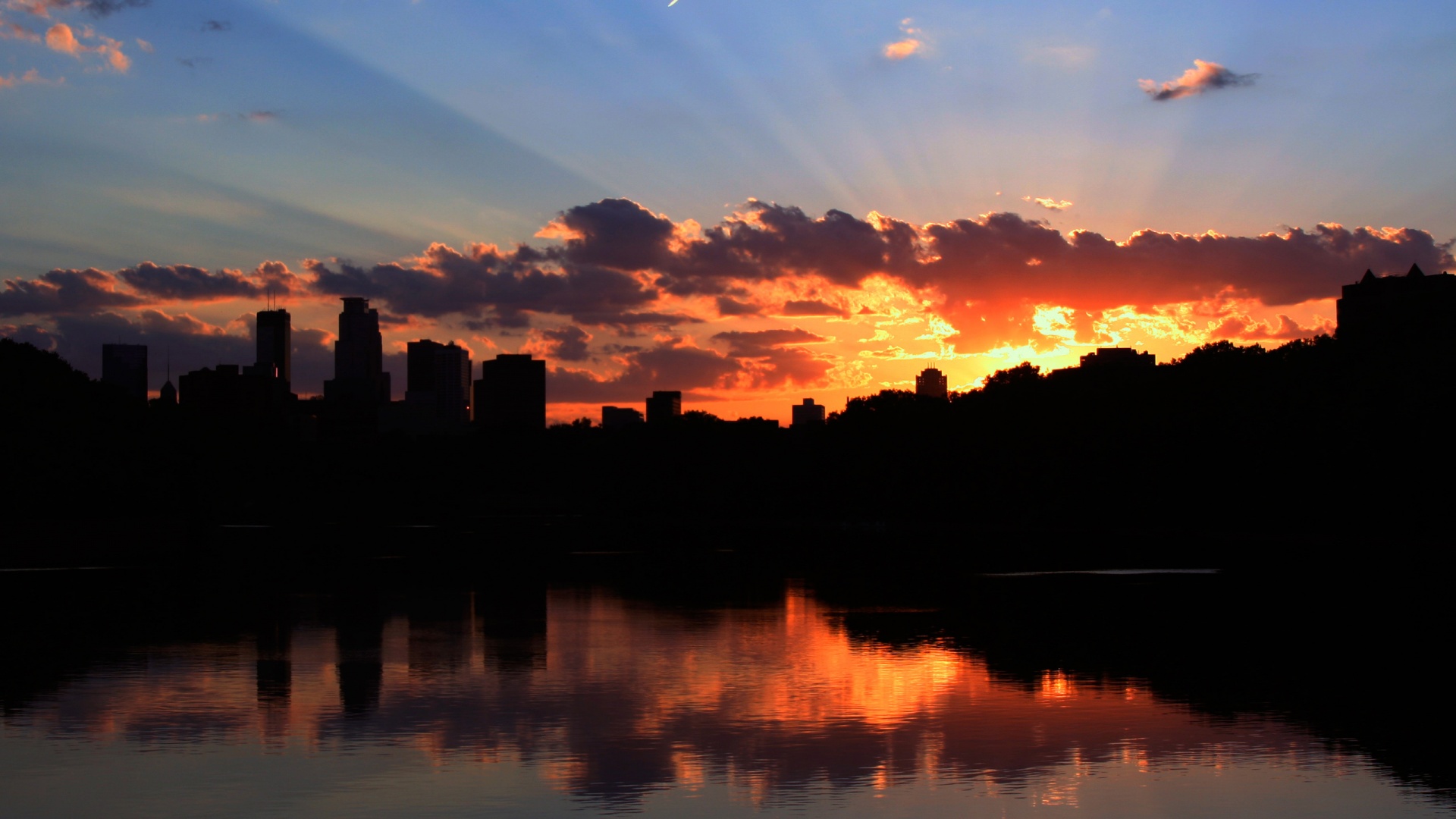 Закат над городом обои