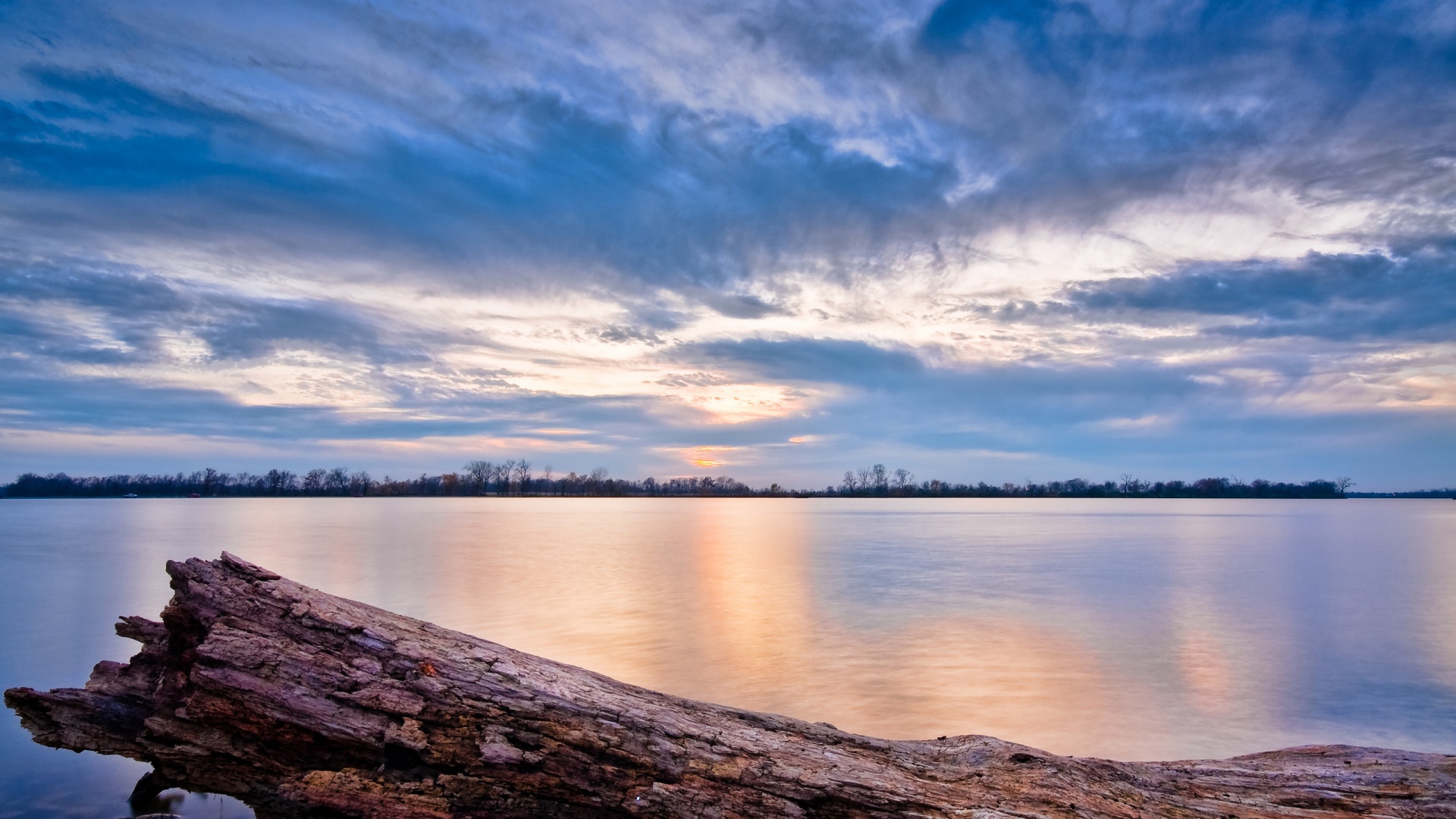 Закат на озере обои