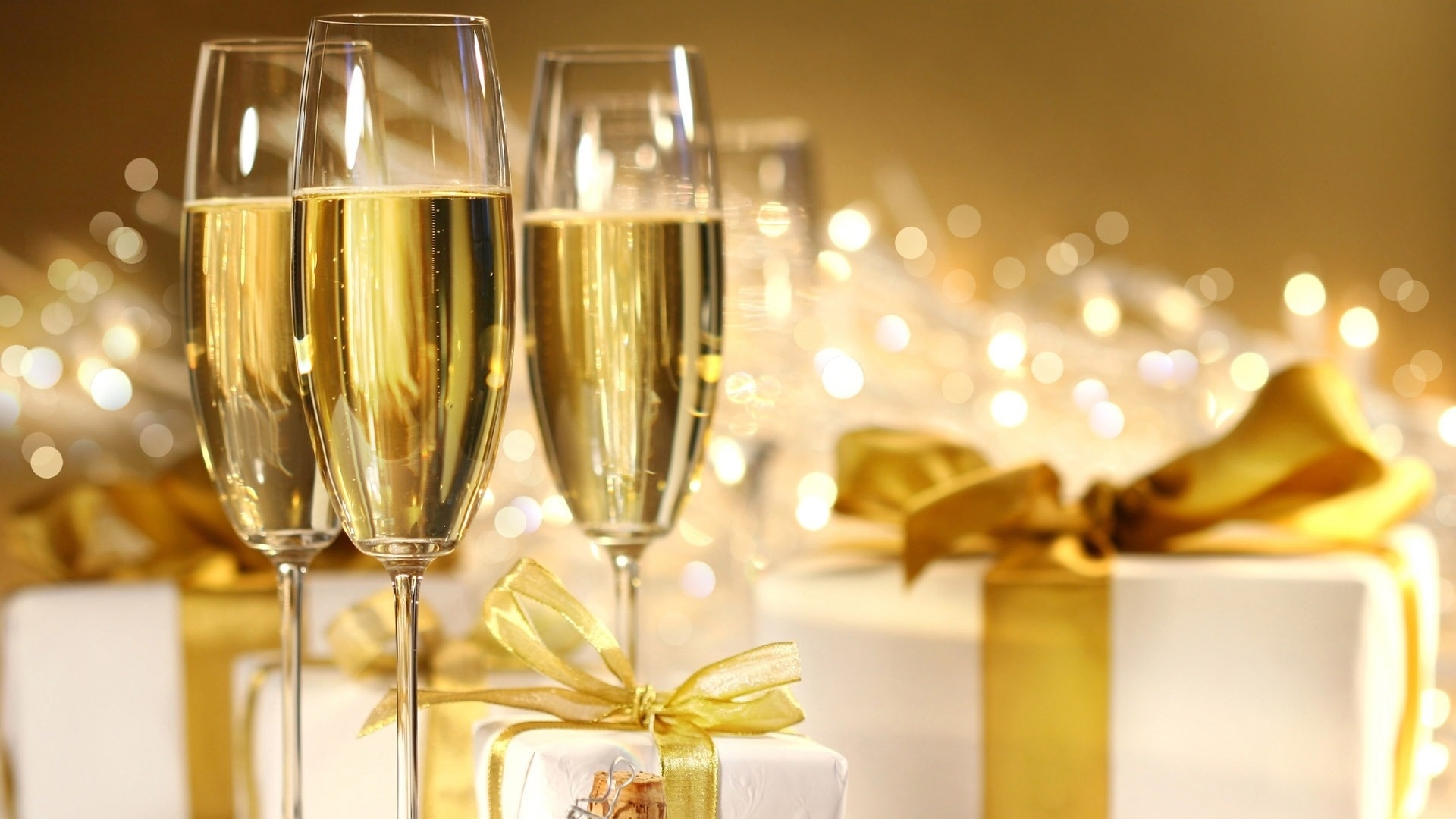 Бокалы с шампанским обои