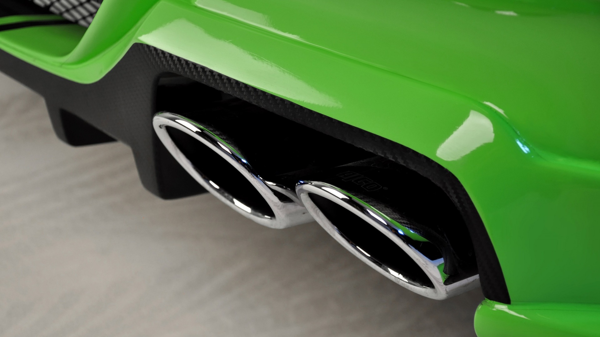 Выхлопная труда обои