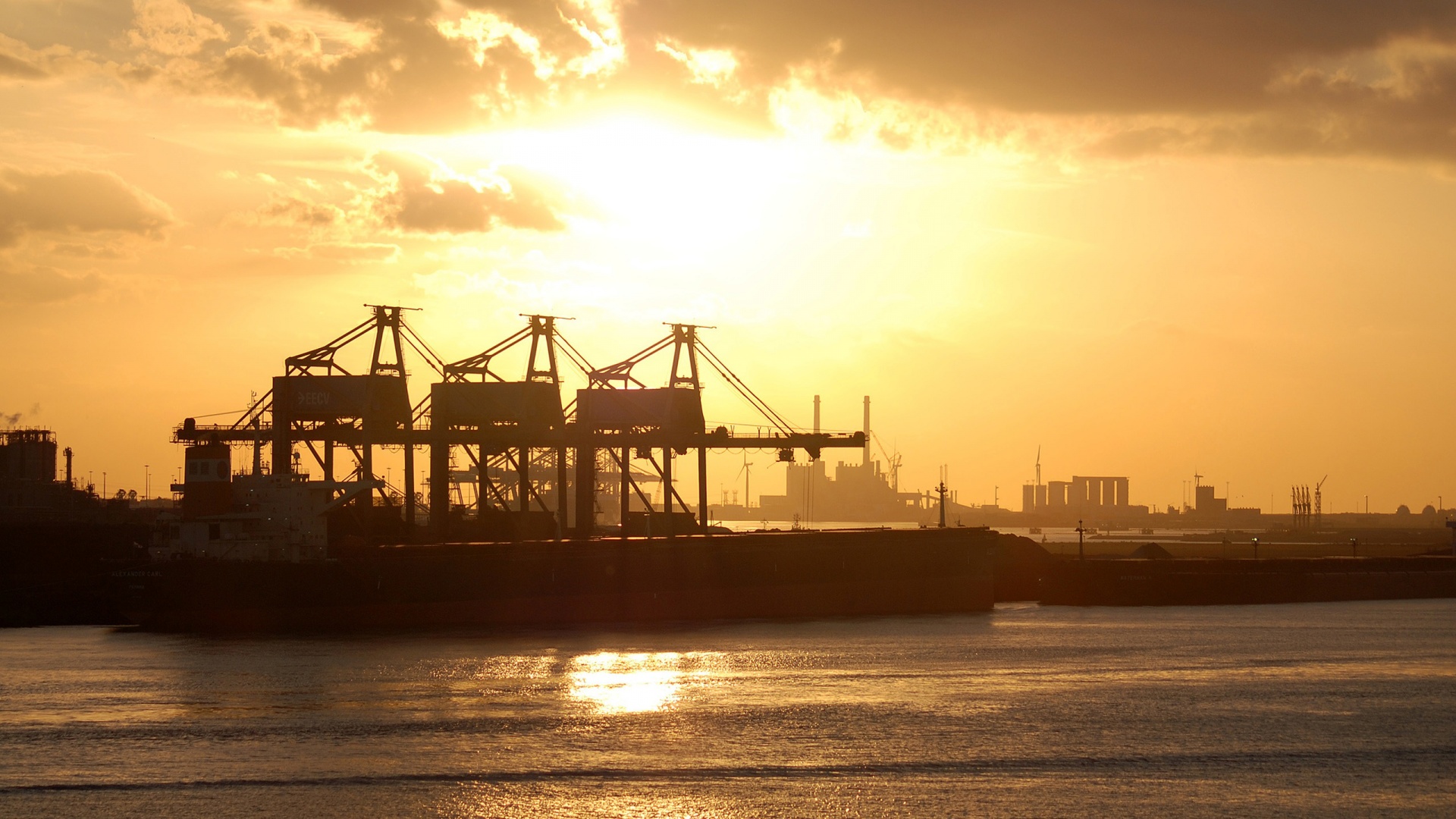 Грузовой порт обои