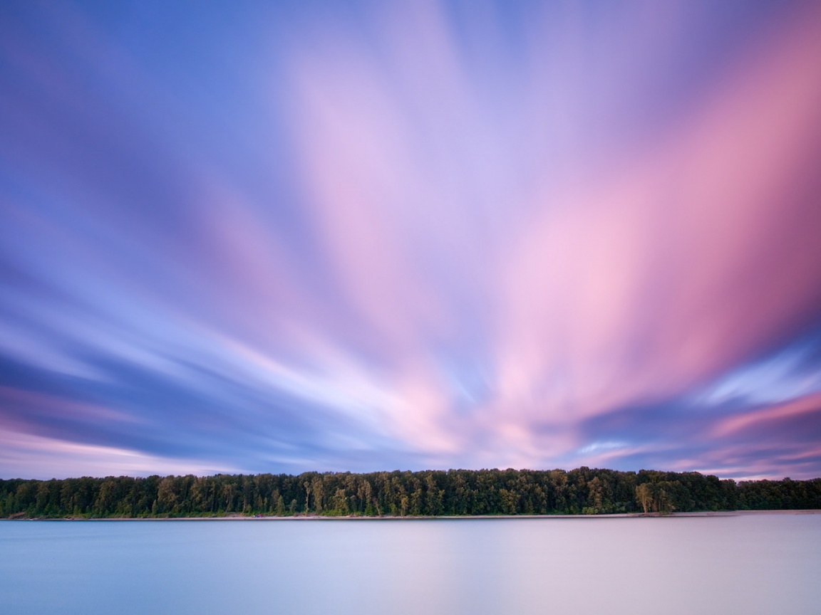 Вечернее небо над озером обои