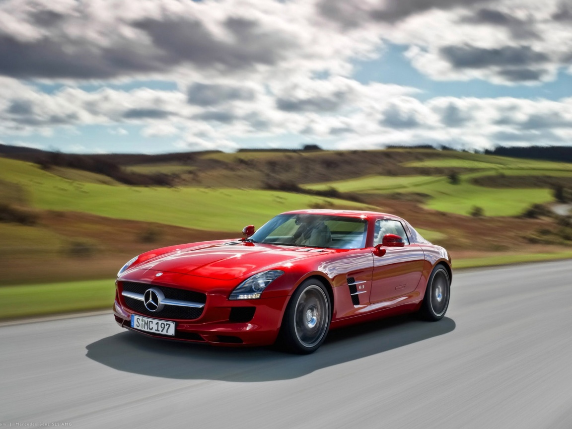 Красный спортивный мерседес обои