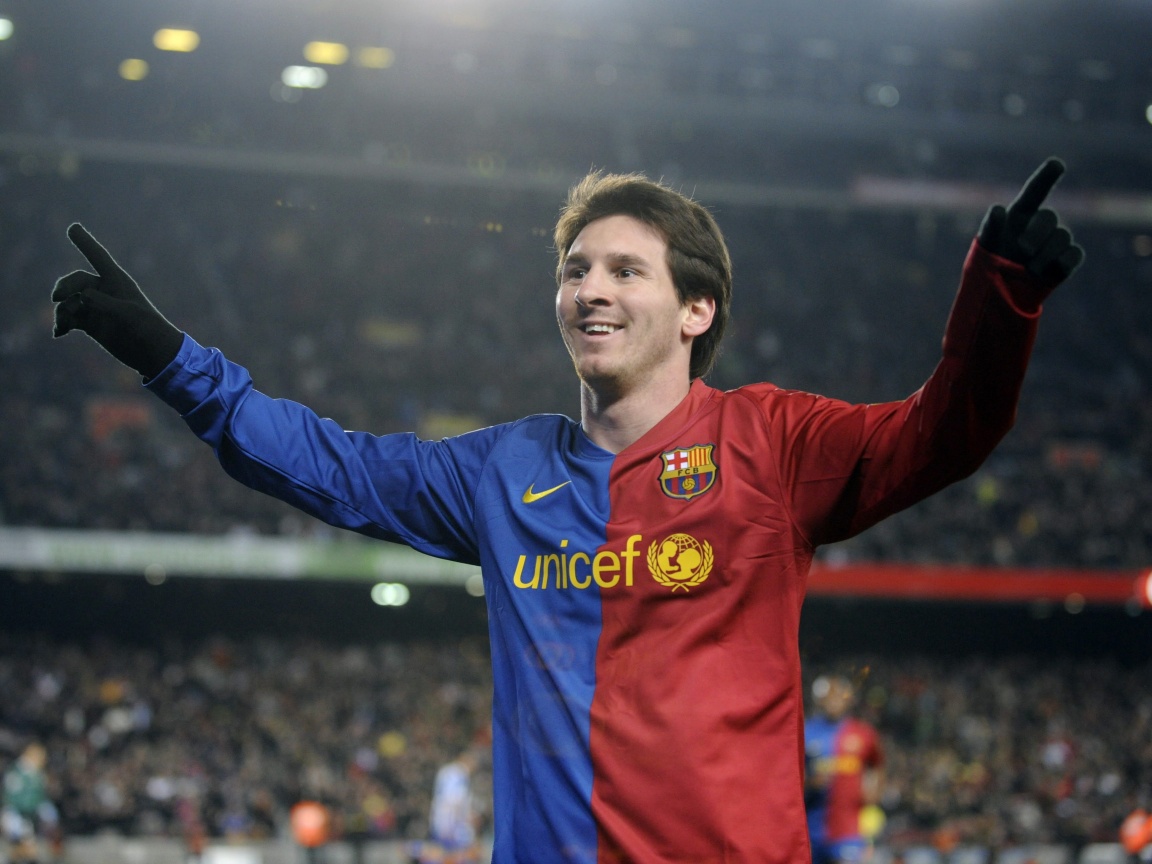 Месси на поле обои