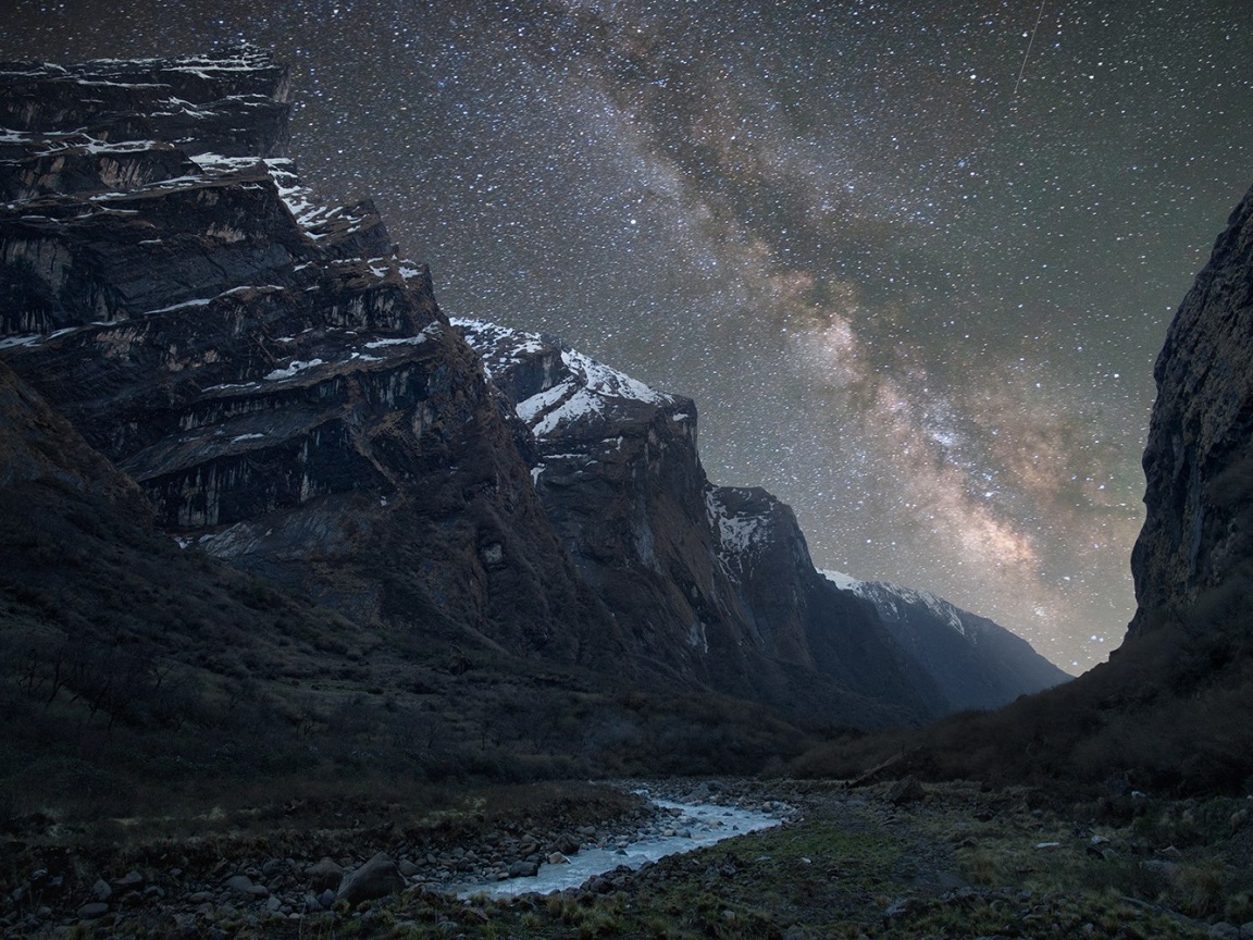 Обрыв под звездным небом обои