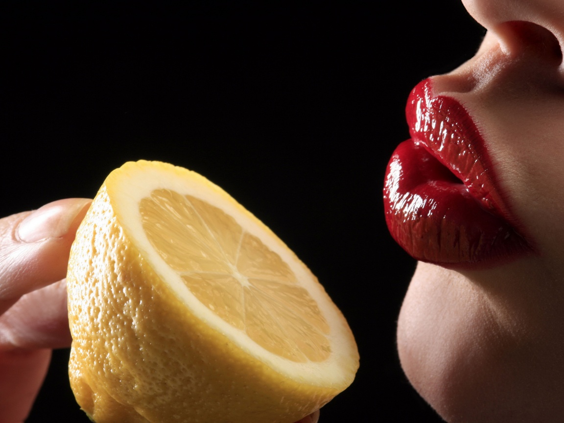 Лимон и губы обои