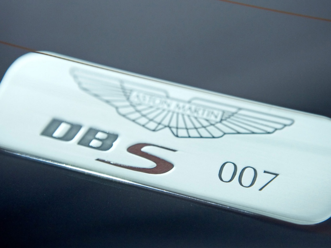 Астон Мартин Джеймса Бонда, табличка обои