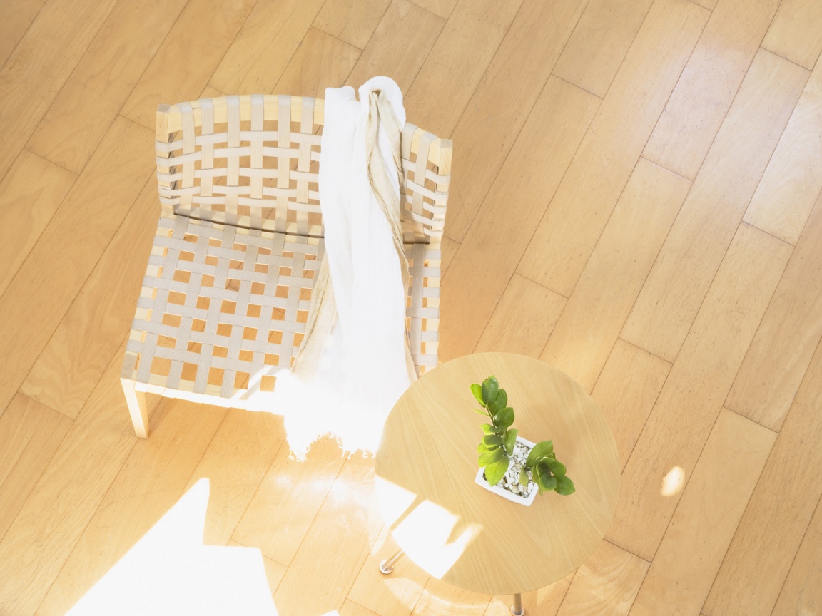 Отдых на плетенном кресле обои