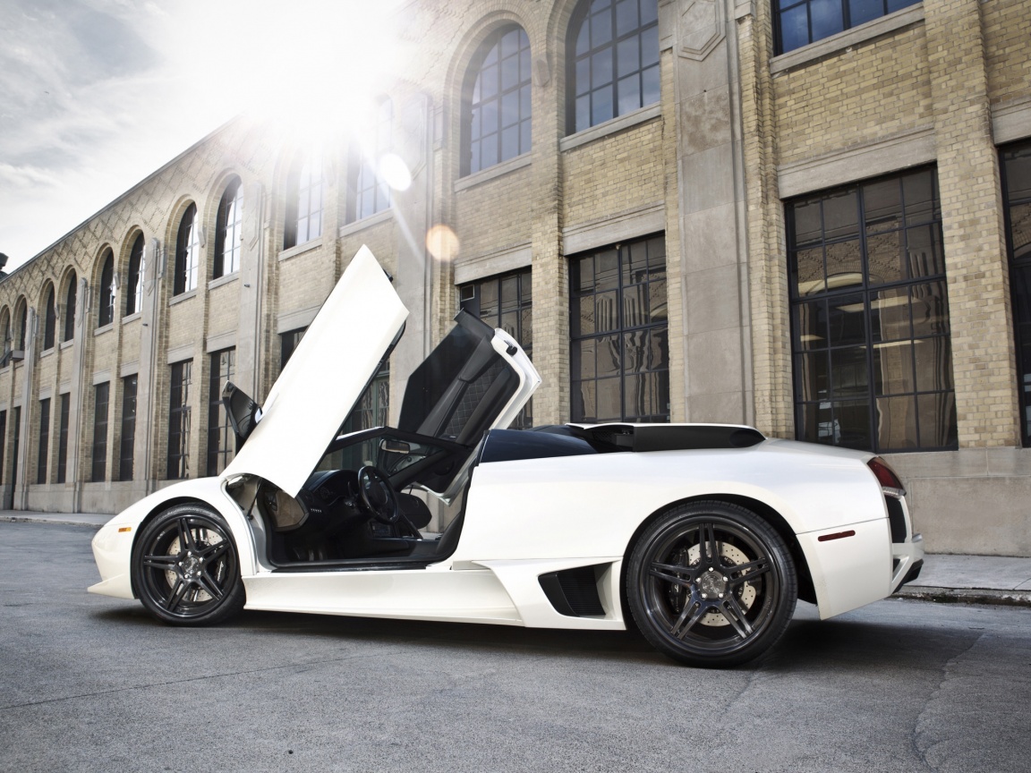 Белая Ламборгини Мурсьелаго обои