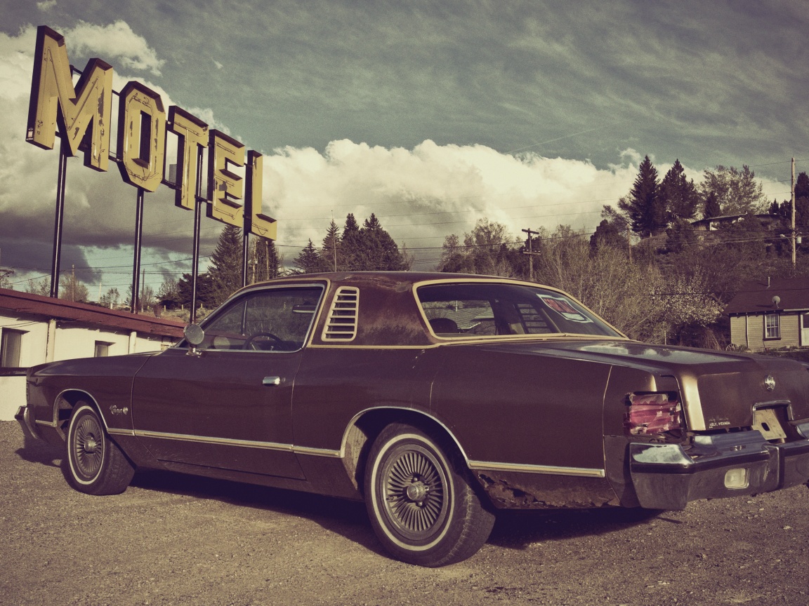 Олдскульный Dodge около мотеля обои