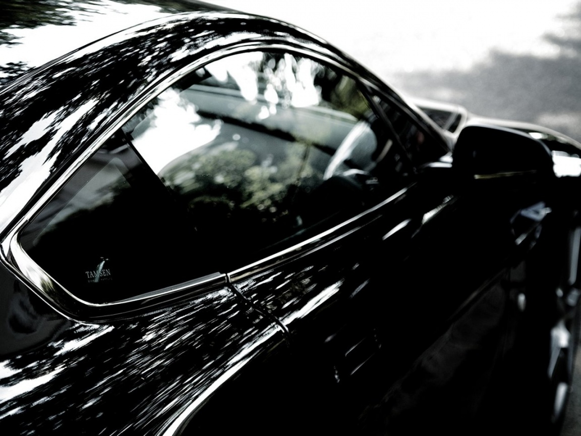 Астон-мартин боковое стекло обои