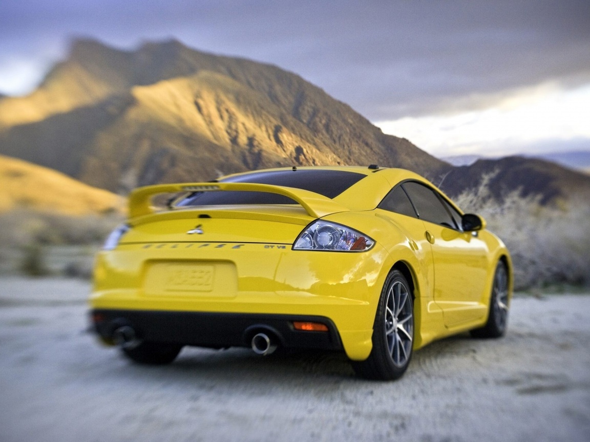 Mitsubishi в горах обои