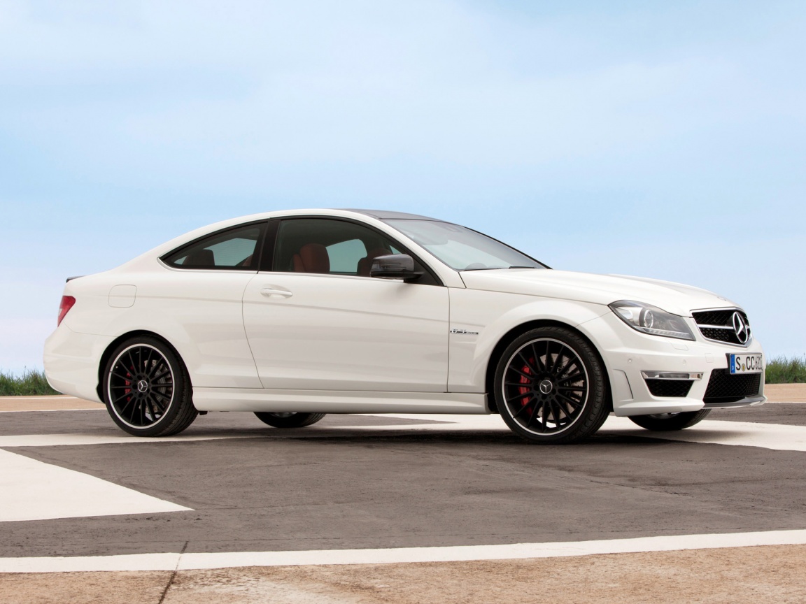 Mecedes C63 обои