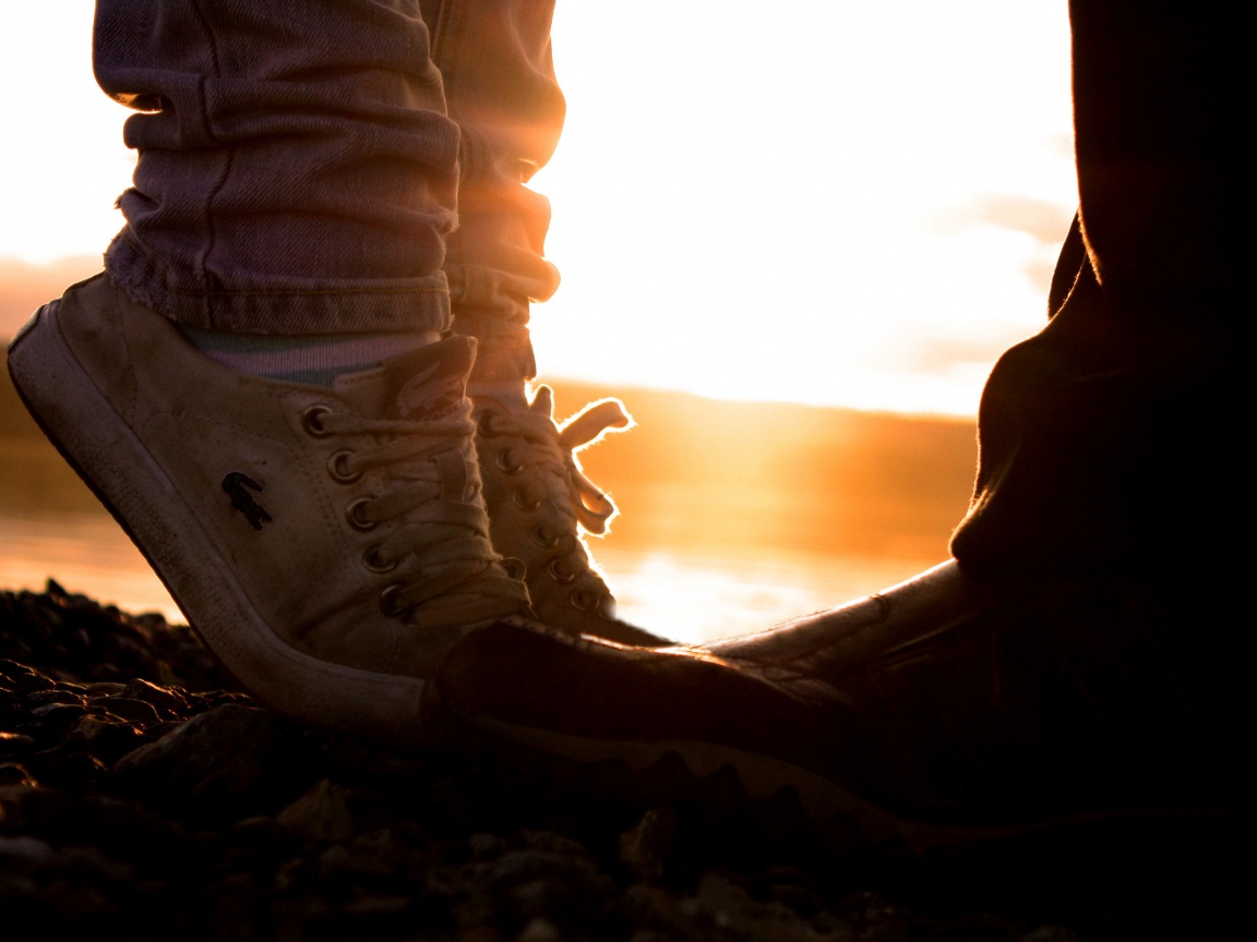 Поцелуй на цыпочках обои