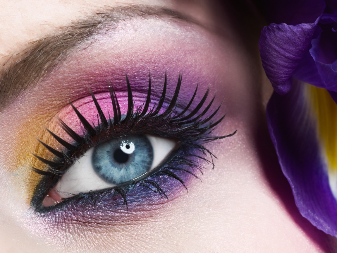 Макияж и цветок обои