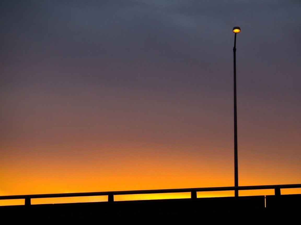 Одинокий фонарь обои