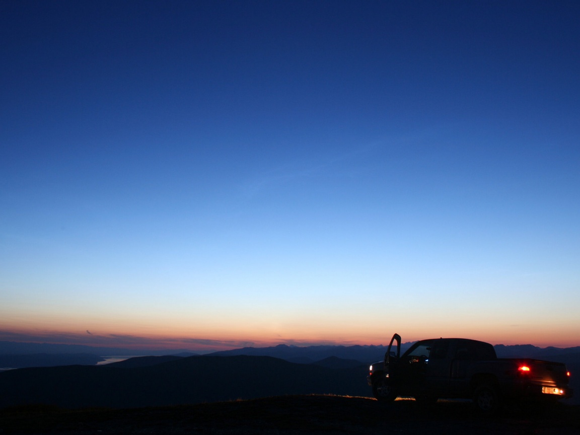 Авто на фоне заката обои