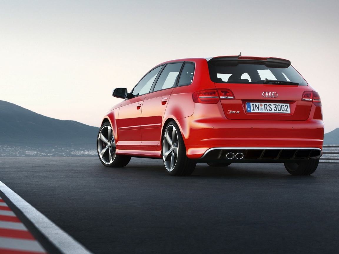 Audi модели RS3 сзади обои