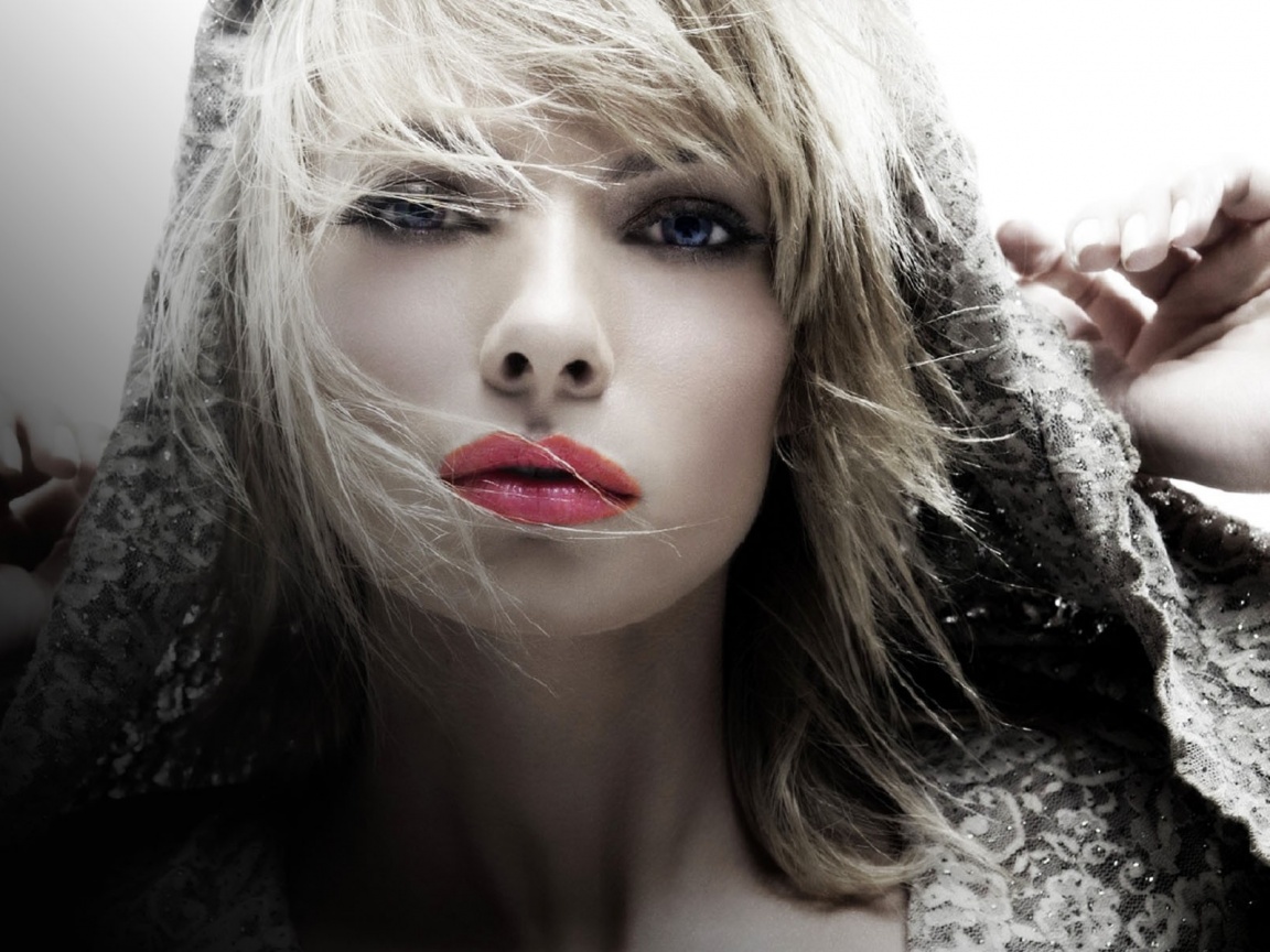 Девушка с красными губами обои
