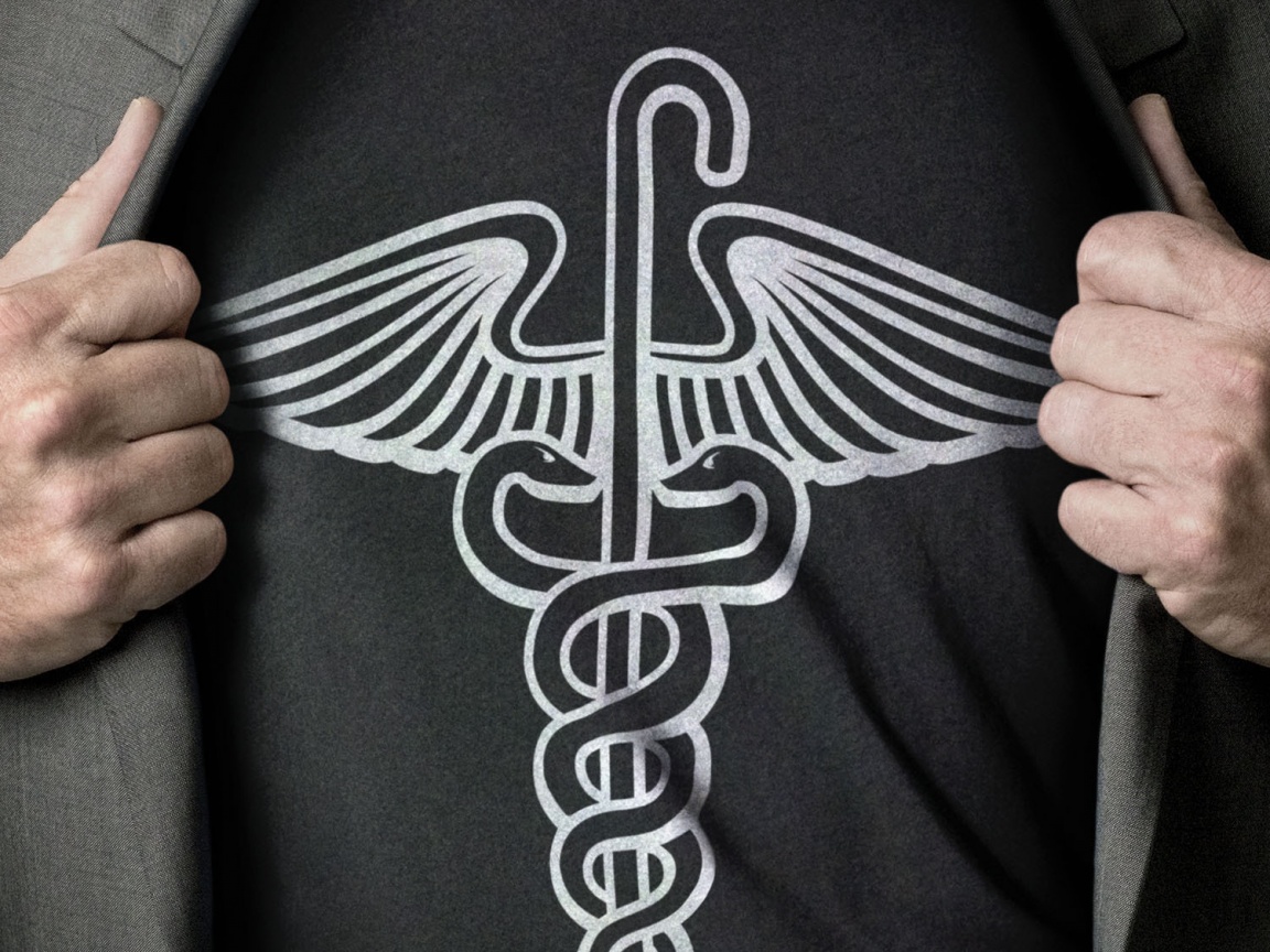 Футболка со змеями и тростью обои