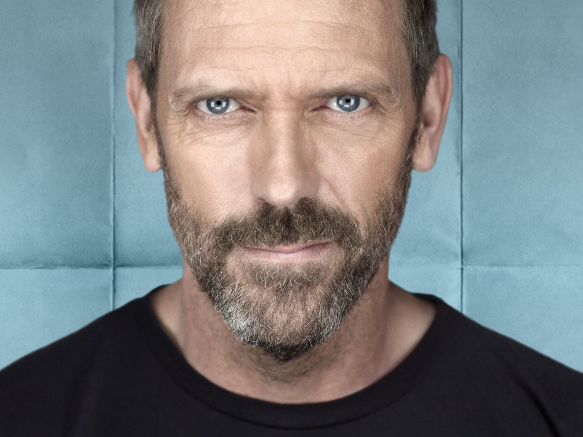 Доктор Хаус в футболке со змеями на трости обои