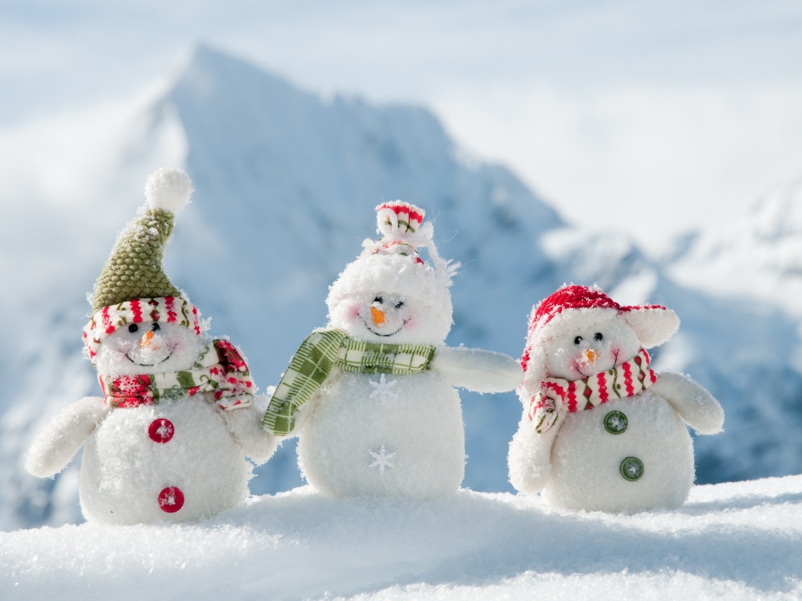 Три снеговика обои