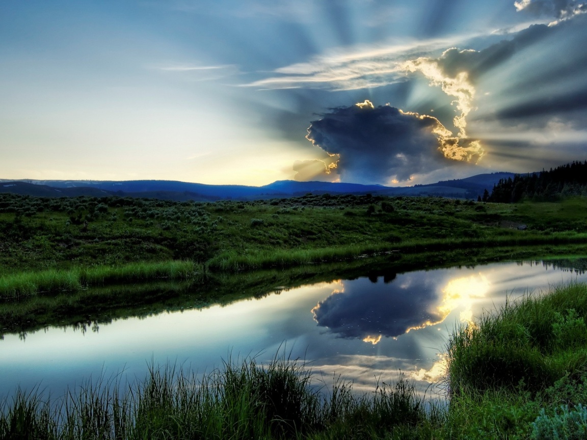 Облако над лугом обои