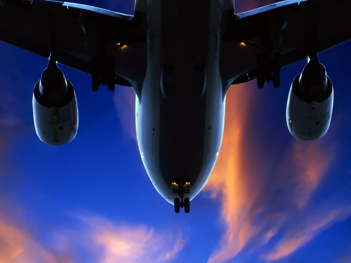 Брюхо самолета обои