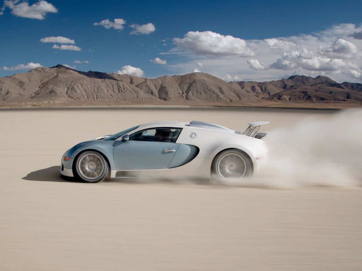 Бугатти в долине обои