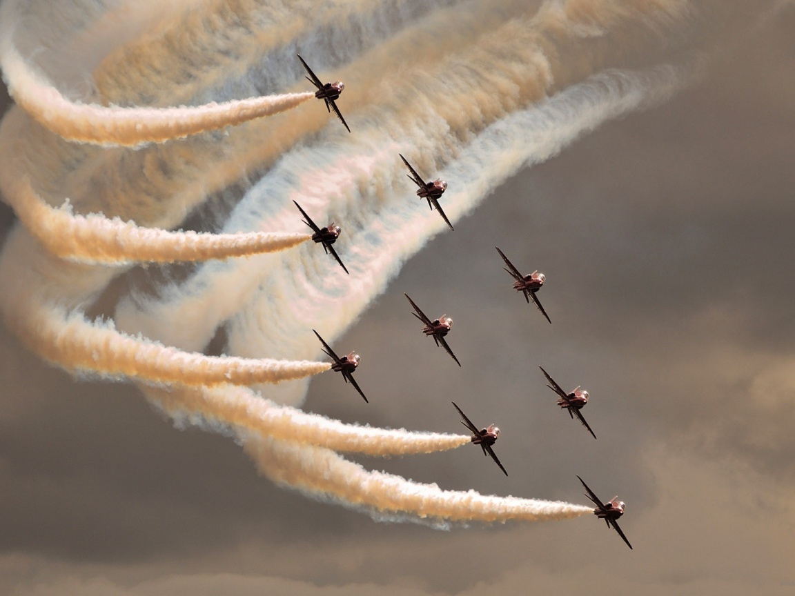 Красивая эскадра самолетов на авиашоу обои